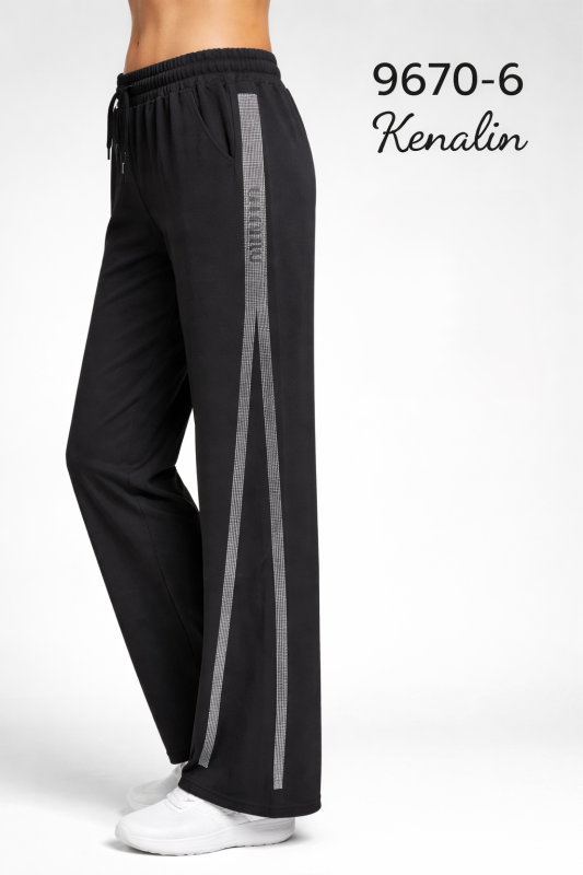 Прогулянкові штани "KENALIN" 9670-6 з широким низом, верх на резинці +з боків лампаси з камінчиків +спереду з боків кишені, р. 2XL/3XL-(46-50), 3XL/4XL-(48-52), 4XL/5XL-(50-54), 5XL/6XL-(52-56) -(чорні) -уп. 1 шт