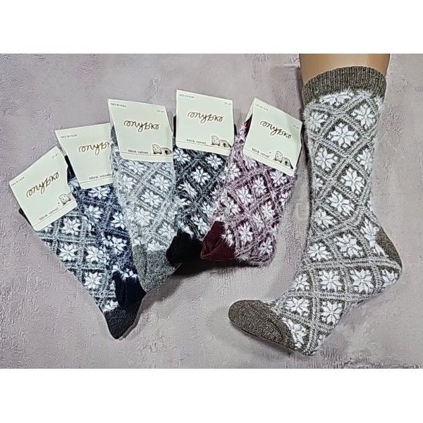 Шкарпетки "MYBKO" в1526-3 норка-вельвет жін. Р. 37-41 -асорті -(на кольоровій пухнастій основі в ромбах гострі сніжинки) -уп. 10 шт