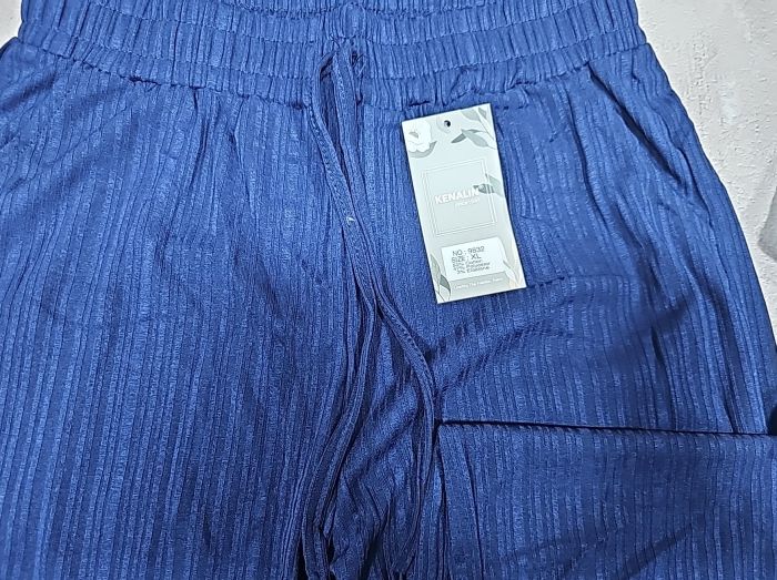 Прогулянкові штани "Kenalin" 9832 палаццо з легкої тканини в рубчик, вільного крою з широким низом +з боків кишені, р. XL-(46-48), 2XL-(48-50), 3XL-(50-52), 4XL-(52-54) -(голубі, фісташкові, сірі, бежеві, сині, чорні)