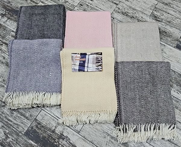 Плед  Україна "Вовняний -М" у тонку смужку 140*190" 438-50 з однотонною молочною бахромою, р. +/-140*190 -(Мікс забарвлень -без вібору!!!)