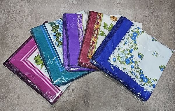 Жіноча хустка універсальна головна "В упаковці" х-750 р. 60*60 -(уп. 10 шт одного забарвлення -без вибору кольору!!!)