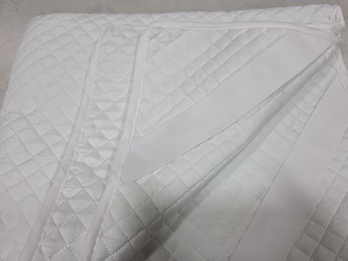 Наматрацник "Constansy-Люкс" 1622/ 160*200 з тканини мікрофібра та з наповненням з волокна холлофайбер +з резинками по кутах -(білий)