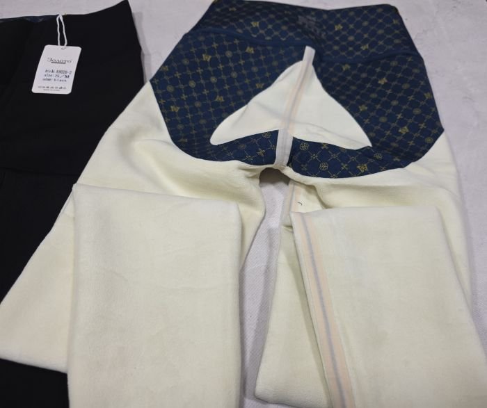 Лосини "Золото" А-9026-2-Г гладкі на збитому плюшевому флісі з коригуючою мембраною та тейпами +з широким поясом утяжкою +з підтяжкою живота та сідниць з пуш-ап ефектом (Push-up) р. XXS/XS-(42-46), S/M-(44-48), L/XL-(46-50), 2XL3XL-(48-52) -(чорні)