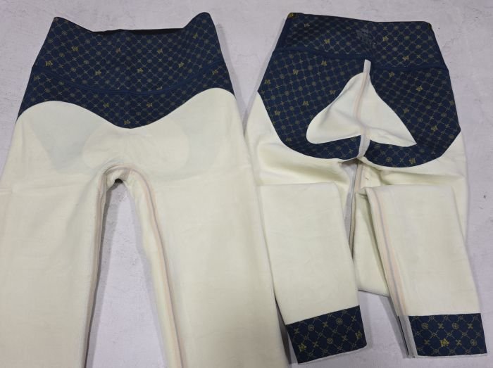 Лосини "Золото" А-9026-2-Г гладкі на збитому плюшевому флісі з коригуючою мембраною та тейпами +з широким поясом утяжкою +з підтяжкою живота та сідниць з пуш-ап ефектом (Push-up) р. XXS/XS-(42-46), S/M-(44-48), L/XL-(46-50), 2XL3XL-(48-52) -(чорні)