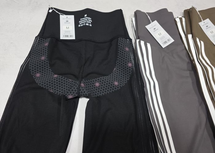 Лосини "Корона" KW-20251 кльош з еластичної гладкої тканини дайвінг +з лампасами з боків +з широким поясом +позаду з тейпами, р. М-(42-46), L-(44-48), XL-(46-50), 2XL-(48-52) -уп. 1 шт