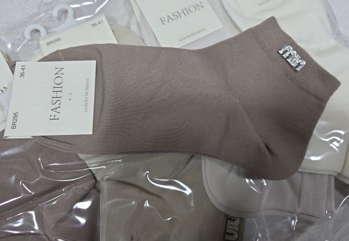 Шкарпетки "Fashion /DMDBS" BR-295 стрейч /cotton жіночі, р. 36-41 -асорті -(Короткі /однотонні +на гумці прикраса з літер min) - уп. 10 шт