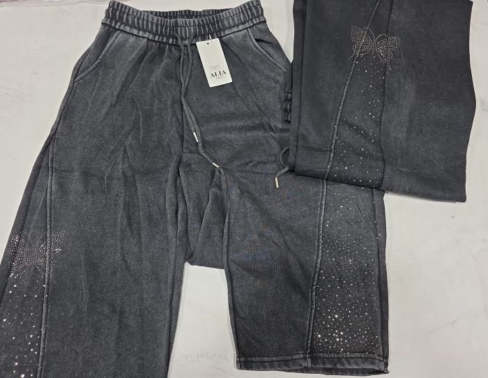 Прогулянкові штани "ALIA" К-2149 трикотажні з ефектом варки, зі стразами та візерунком з боків, вільного крою та з широким низом, верх на резинці +з боків кишені, р. S-(46), M-(48), XL-(50) , 2XL-(52), 3XL-(54) -(сіро-чорний мікс)