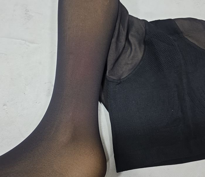 Колготки "Корона /SILK" KW-2018-3  гладкі капронові з ефектом голих ніжок на бежевій основі з імітацією тонких, щільність 880 den, зверху підтримуючі трусики з ефектом push-up, р. 42-48 -(чорні) -уп. 1 шт