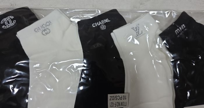 Шкарпетки Туреччина "FASHION" F-021 стрейч /cotton жіночі, р. 36-41 -асорті -(Укорочені -чорні та білі +на гумці збоку мікс різних написів з камінцями) -уп. 10 шт