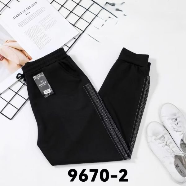 Прогулянкові штани "Kenalin" 9670-2 низ на широкому манжеті +з боків широкі лампаси з камінчиків +кишені, р. 2XL/3XL-(46-50), 3XL/4XL-(48-52) -(чорні)