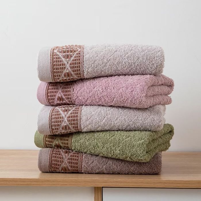 Рушник 6605-А банний cotton -махра, р. 140*70 -уп. 8 шт -(Однотонний + рельєфна вставка з орнаментом з ромбів -баня)
