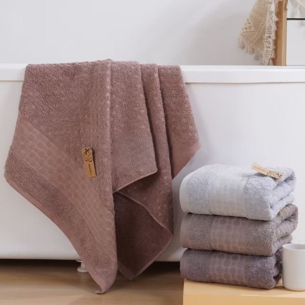 Рушник 70035-72 банний cotton -махра, р. 140*70 -(Однотонний +вставка з дрібних кружечків та рисочок -баня) -в уп. 4 шт