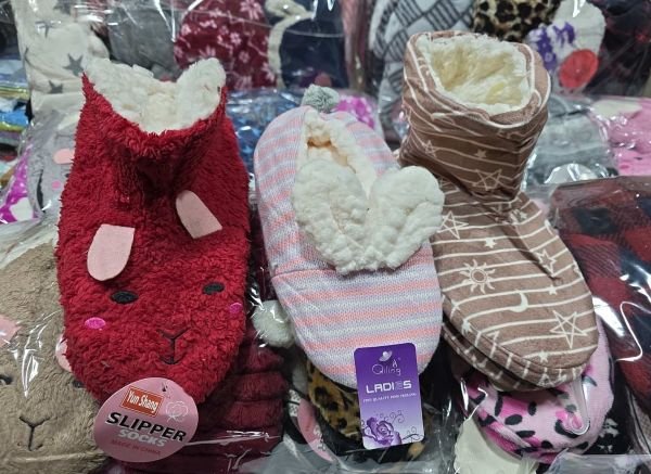 Тапки-чуні домашні "Мікс" ВМ-8858 утеплені на м'якій підошві, р. 36-41 -асорті -(в упаковці різний випадковий мікс за висотою та забарвленням) -уп. 12 шт