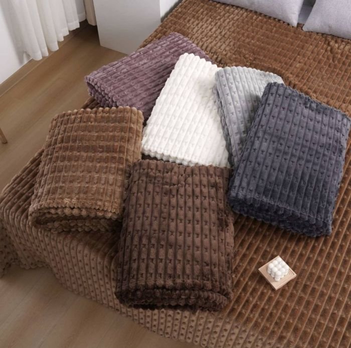 Плед /покривало "Шарпей кубики" 7001-18-72 2 м мікрофібра-велюр (ширина смужки 3 см) р. подвійний +/- 180*200 -(Без вибору забарвлення!!!)