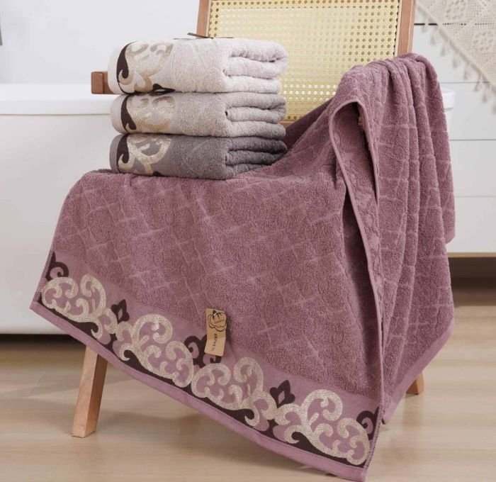Рушник 70033-72 банний cotton -махра, р. 140*70 -уп. 8 шт -(Однотонний у рельєфний візерунок + на вставці великі золотисті завитки -баня)