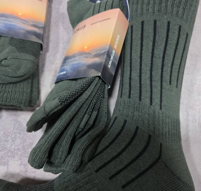 Шкарпетки Житомир "Krokus" 999 стрейч "Трекінгові /під берці" чоловічі, р. 40-45 -(Хакі /трекінг -стрейч) -уп. 12 пар =(в уп. 6 шт планшеток у якій по 2 пари шкарпеток)