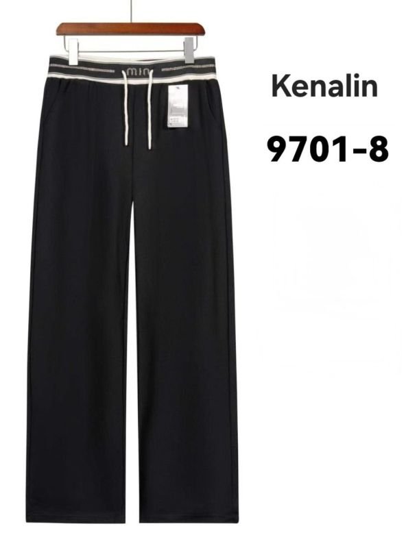 Прогулянкові штани "KENALIN" 9701-8 з широким низом, верх на резинці з доповненням декору з літер та смужок з камінчиків, з боків кишені, р. 3XL/4XL-(48-50), 4XL/5XL-(50-52), 5XL/6XL-(52-54) , 6XL/7XL-(54-56) -(чорні) -уп. 1 шт
